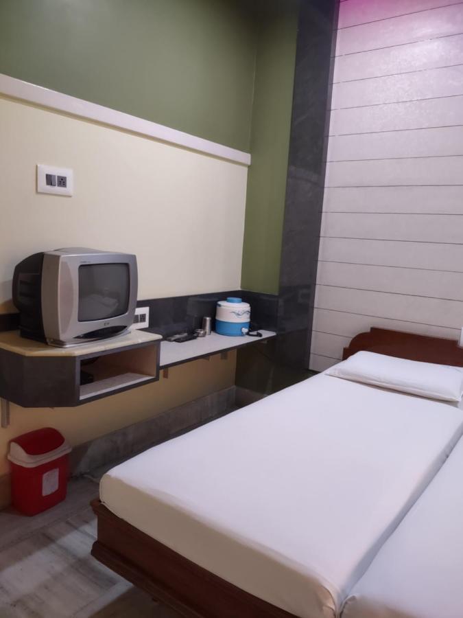 Krishna Lodge Tiruchirappalli Buitenkant foto