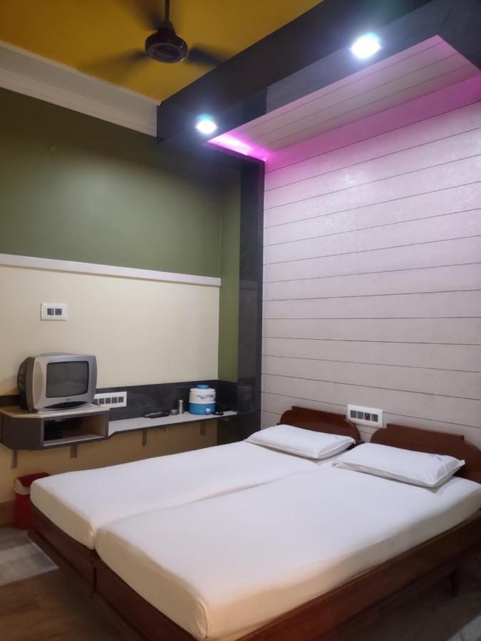 Krishna Lodge Tiruchirappalli Buitenkant foto