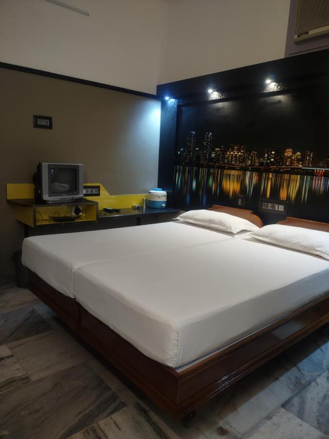 Krishna Lodge Tiruchirappalli Buitenkant foto