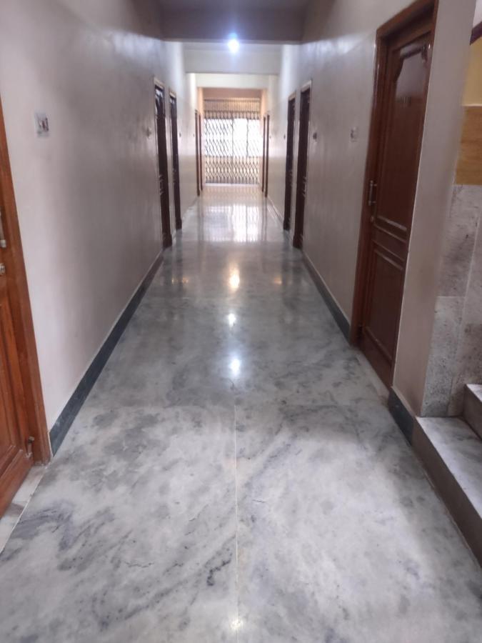 Krishna Lodge Tiruchirappalli Buitenkant foto