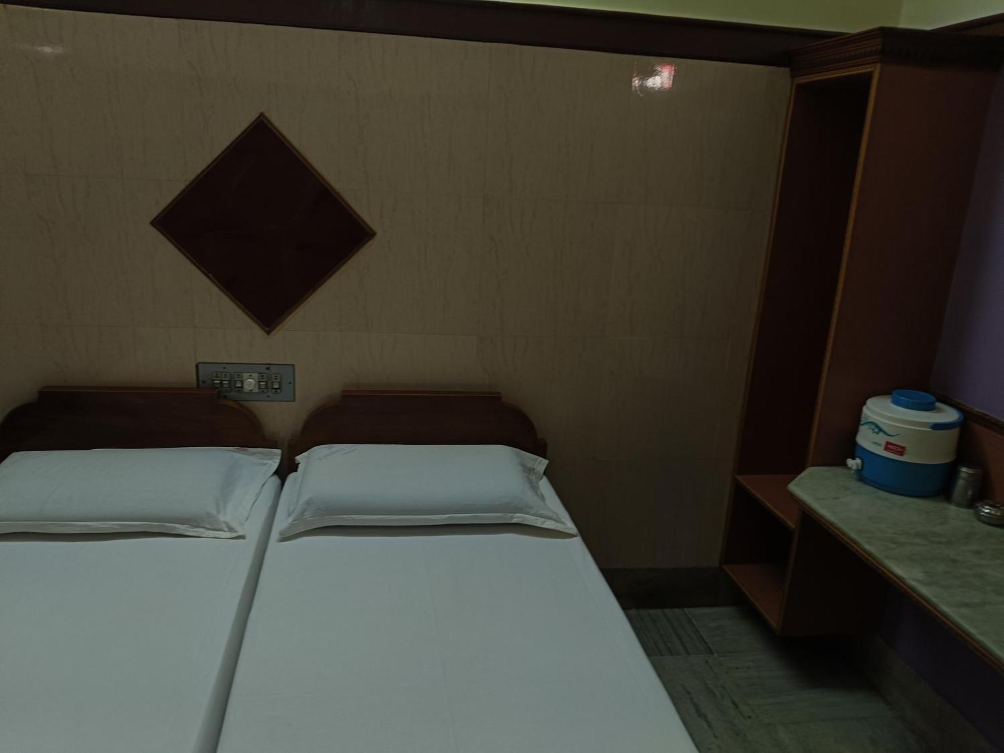 Krishna Lodge Tiruchirappalli Buitenkant foto