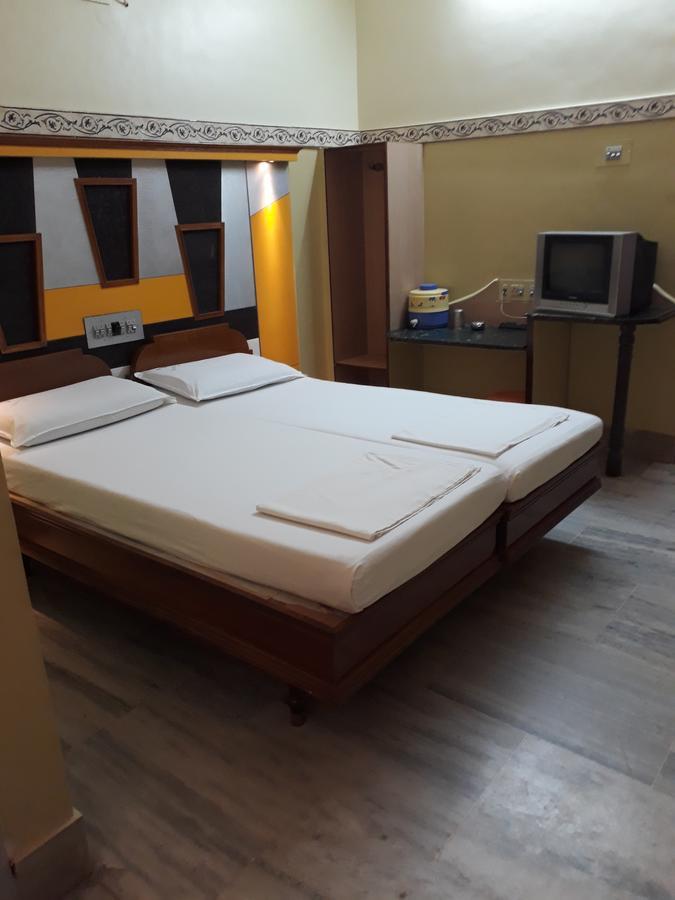 Krishna Lodge Tiruchirappalli Buitenkant foto