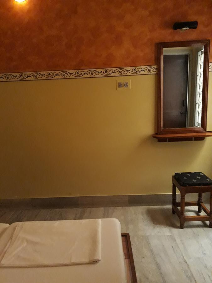 Krishna Lodge Tiruchirappalli Buitenkant foto