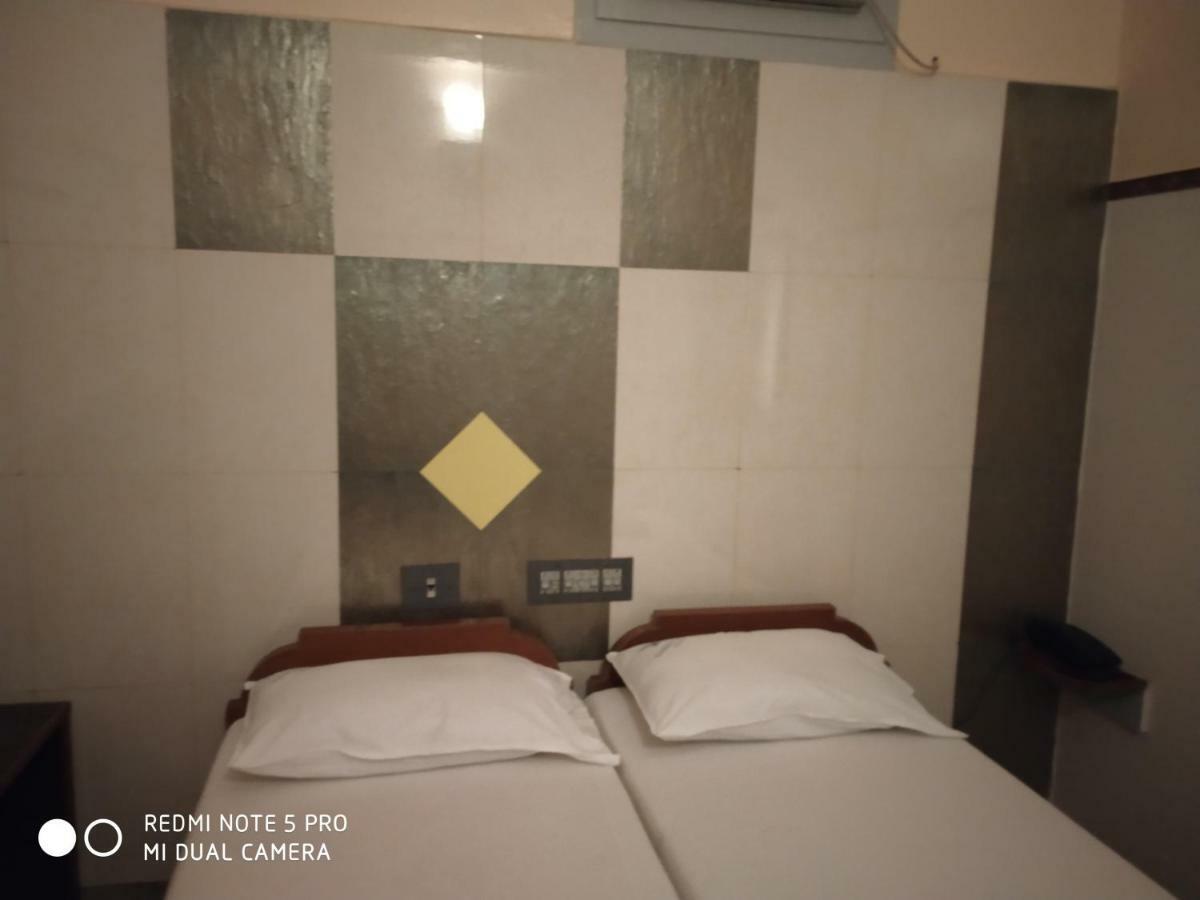 Krishna Lodge Tiruchirappalli Buitenkant foto