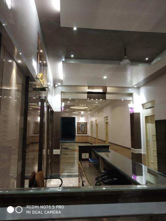 Krishna Lodge Tiruchirappalli Buitenkant foto