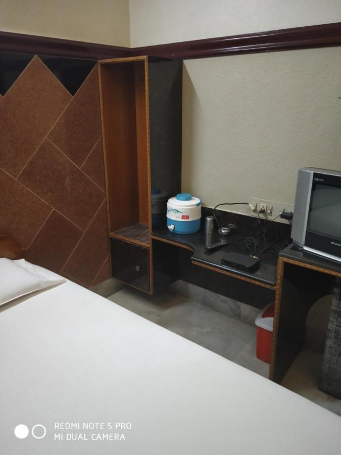 Krishna Lodge Tiruchirappalli Buitenkant foto